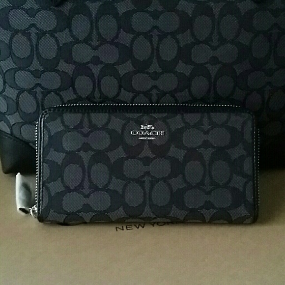 💛 Coach Accordion Zip Wallet 💜💛💜 - Picture 2 of 7